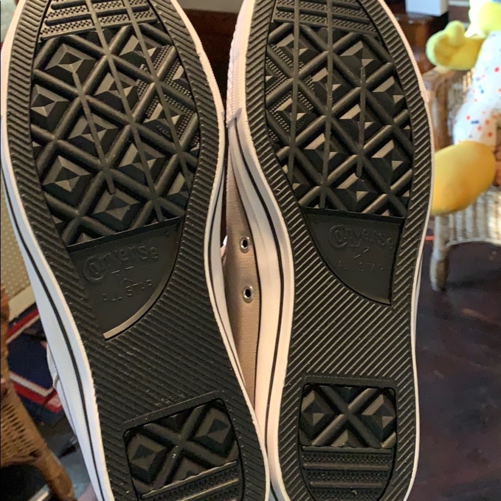 Almost New Converse Mids - Picture 6 of 7